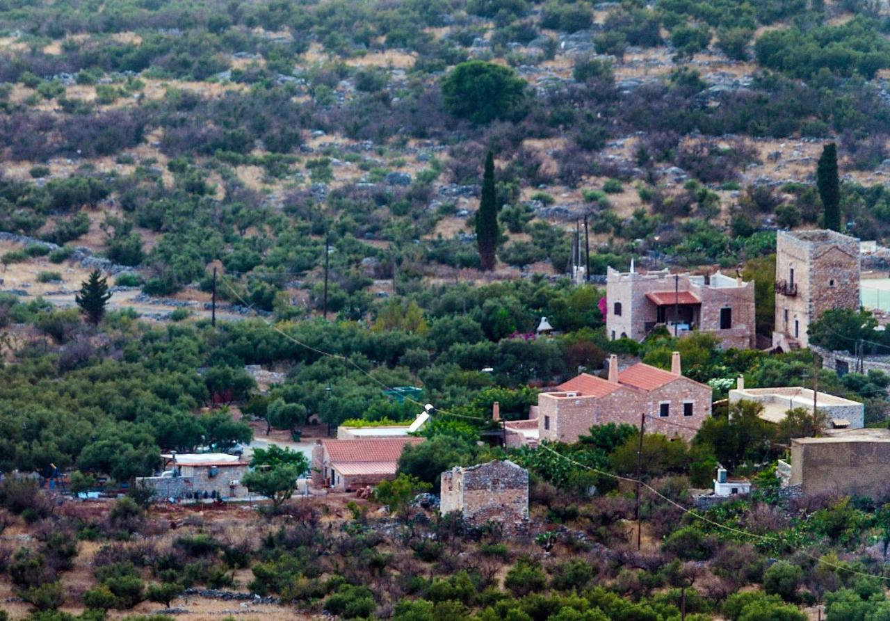 Guesthouse Toxotis Pírgos Dhiroú Exterior foto